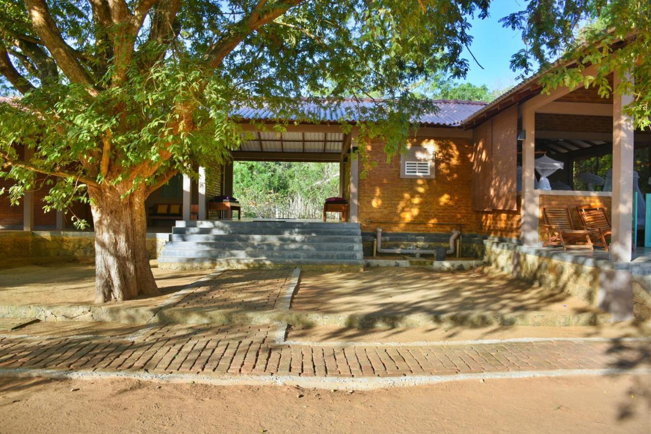 Bed and Breakfast Hide Yala Тиссамахарама Экстерьер фото